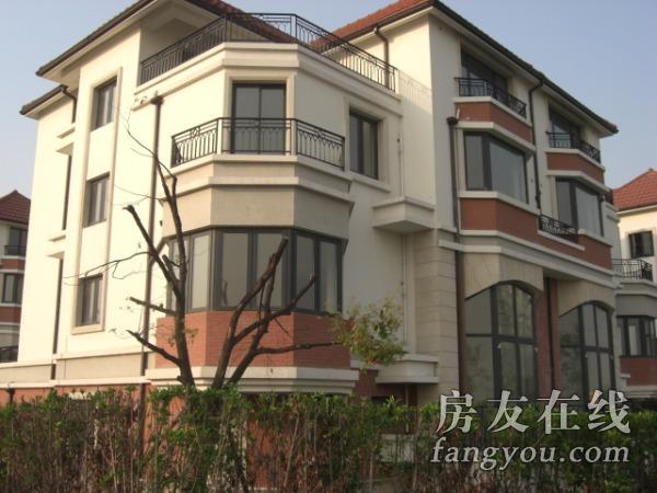 小区位于嘉定区仓场路,和政路口的上海之春,是由复华集团和嘉房集团