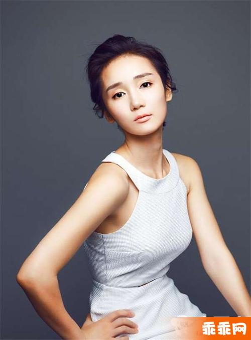 攻略资讯 黄婧个人资料 中 文 名:黄婧 外 文 名:serina 别  名:洋洋