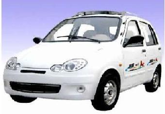 供应富路福星c款全封闭燃油四轮摩托车 老年人代步车