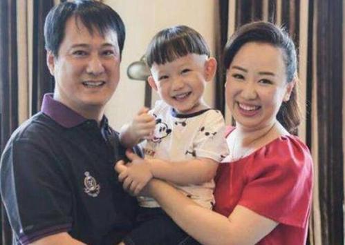 正文            关凌的丈夫叫姬云飞,孩子叫"姬关枪",这个简直不要太