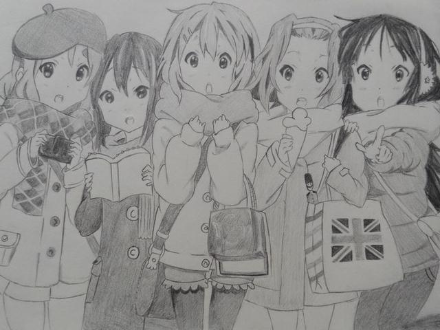 好比例,所以要反反复复的擦掉修缮……高中时候还画过《死神》的临摹