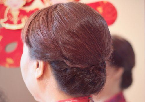 雅致妈妈盘发助力爱女婚礼 盘发才是送女儿出门的最佳