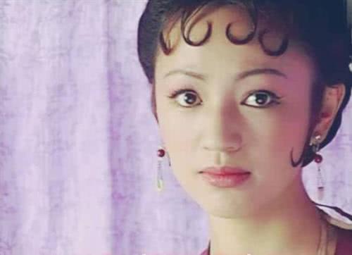 她是最清纯"妲己",37岁嫁给富豪总裁,婚礼上王菲给她当伴娘|罗海琼
