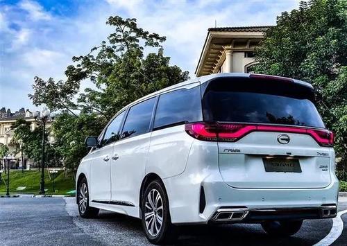 0t新发动机 8at,传祺gm8会是20万mpv的首选?