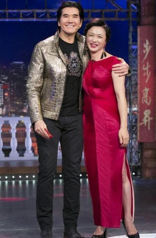 他身高191肠尘,美籍华裔,混血的外形英俊潇洒.