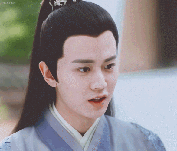 锦衣之下丨陆绎丨图源自微博@晚来染星归丨大大修的图真的超好看!