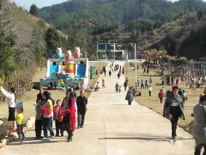 图为五云祥云湖紫薇小镇.