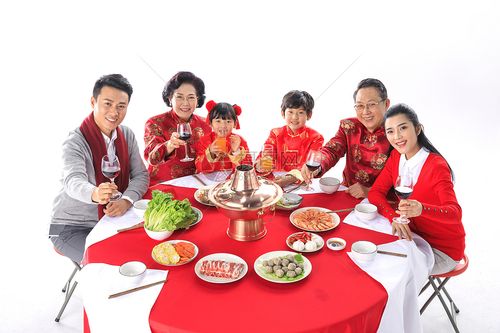 新年一家人在一起团圆聚餐