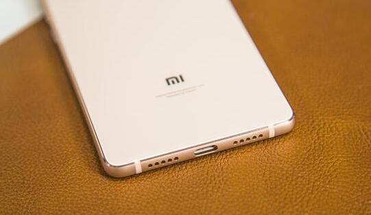 小米8 se今日开售,超高性价比仅售1799,网友:比小米8多个功能