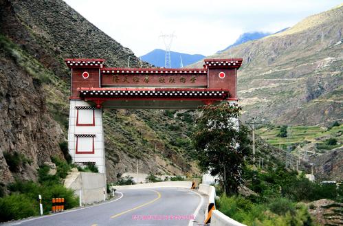 得天独厚,欣欣向荣!四川甘孜州得荣县印象