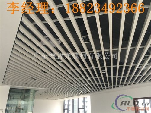 工程造型木纹铝方通u槽室内外吊顶装饰