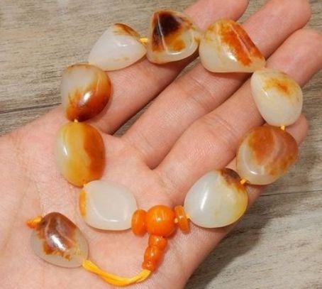 这些天价的籽料手串,一般在市场上很少能见到|和田玉