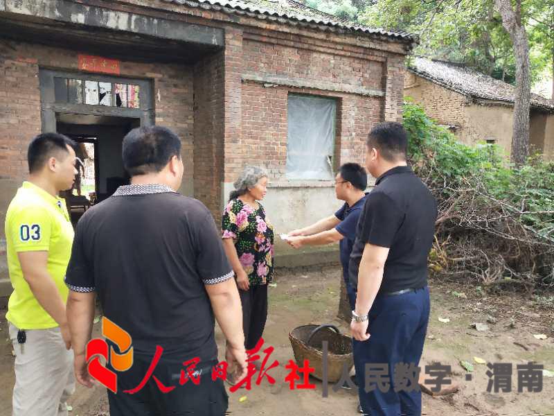 渭南市华州区瓜坡镇机关党支部开展结对帮扶活动