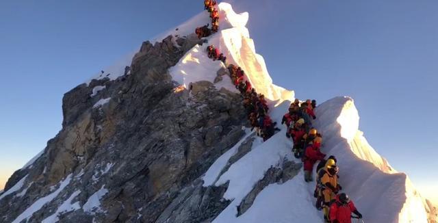 珠峰上"绿鞋子"为什么20多年无人回收,200多具尸体无人管?