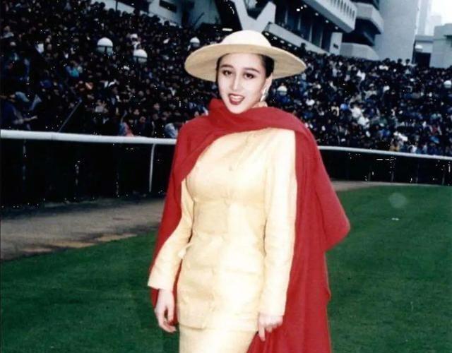 25岁的利智有多迷人!穿紧身衣身材太有料,不愧是"最美