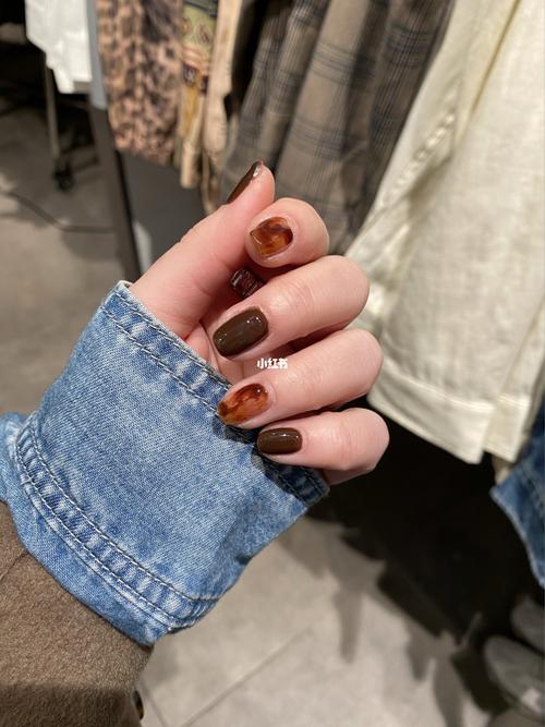 小红书种草的美甲 无美颜无滤镜 小姐姐做的很认真同时我很满意 哈哈