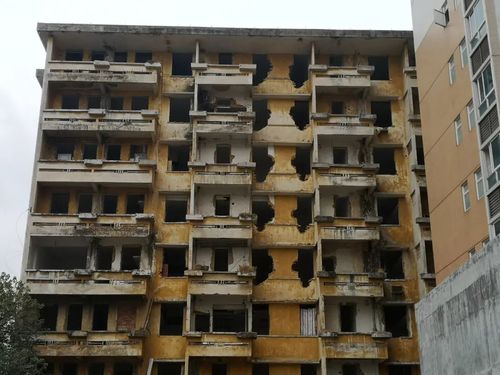 历时十几年!人民北路这栋破旧楼房,终于要拆了!