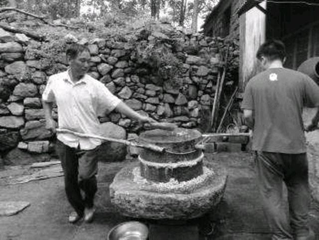 家中老石磨的故事