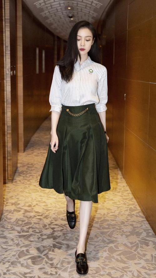 演员倪妮气质优雅,期待她的电视剧《流金岁月》上线