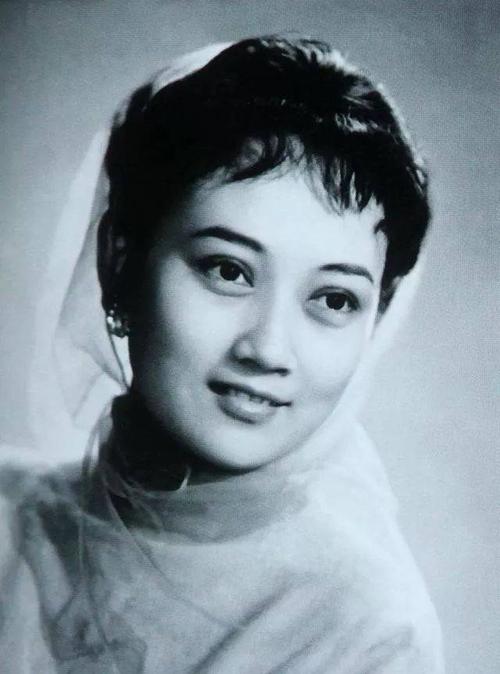 电影艺术家王晓棠的人生有着怎样的传奇呢?