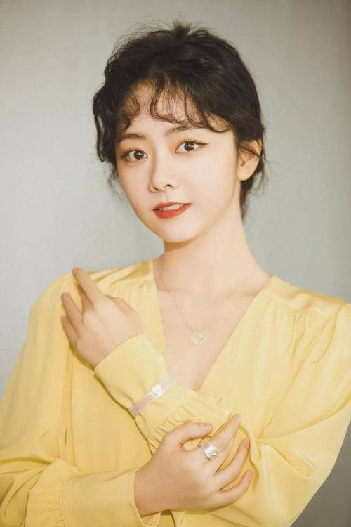 亲人被辱骂四年,获《锦衣之下》母亲力挺,谭松韵终于为自己维权