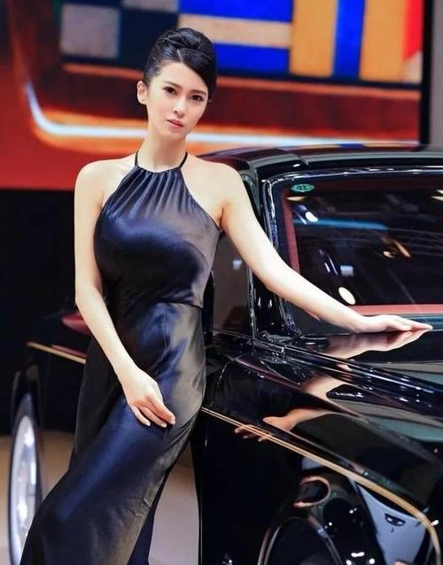 网红模特钟鹿纯