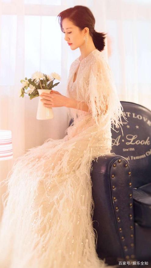 舒畅:成熟中带着性感,颜值身材一直在线