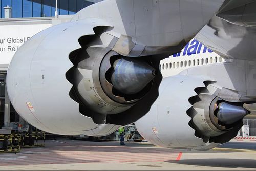 罗罗trent 1000trent1000由罗罗trent系列的早期型号发展而来,波音787