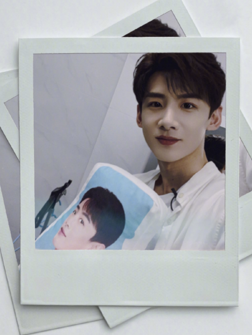 白敬亭反向追星成功,与奥运冠军杨倩连线喜获签名照,自称高攀了