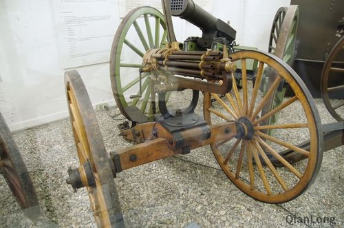 01.早期的加特林机枪.