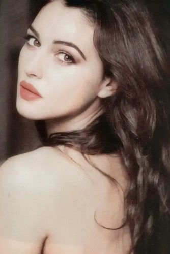 不是吧不是吧莫妮卡贝鲁奇的颜值也有人质疑了