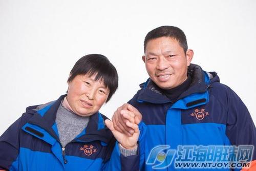 南通52岁环卫工夫妻第一次拍婚纱照 惊艳了时光