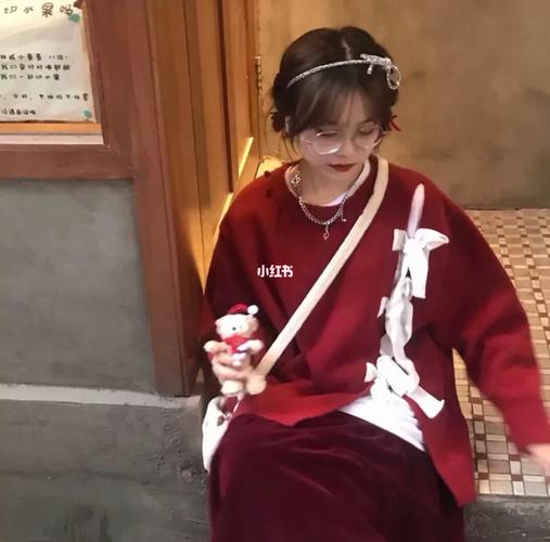 真人女头_红色系_新年去哪玩_头像分享_素材_头像