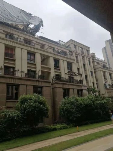 南七花园小区,位于蜀山区望江路与金寨路交口.