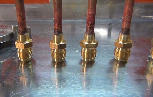 5,械手自动落料,解决了以往靠人工火焰钎焊的难题,降低劳动强度,提高