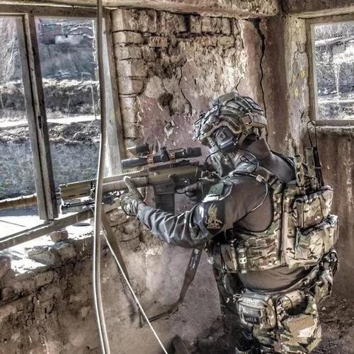 全副武装特种兵靓图来袭,军迷的最爱!