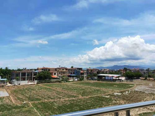 乐东县利国镇上塘仔村——村门落地剪彩仪式