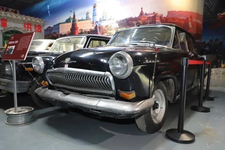 时代印记——伏尔加轿车 当年的高级轿车,车轮上的坦克,能负重的马.