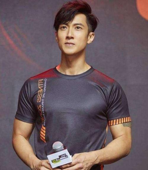 实质上,吴尊肌肉更羡煞一众男同胞.