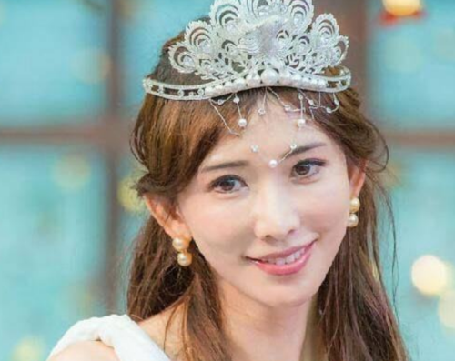 盘点头戴皇冠的女星,图1尽显女王,图3小清新,图6略显老气
