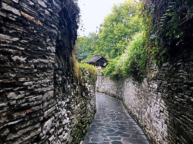 古镇青岩,浪漫花溪,慢慢走慢慢看,享受慢时光.