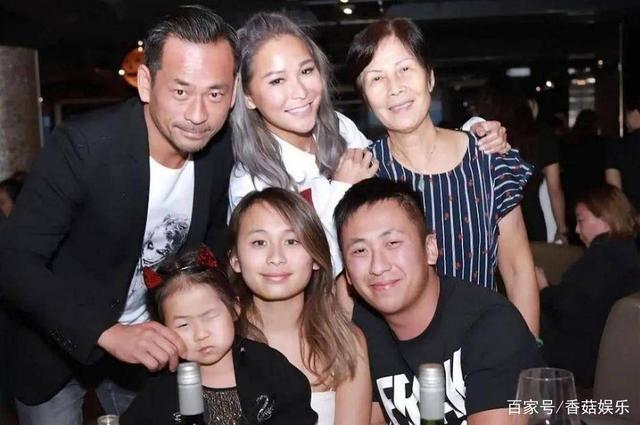 洗米华被曝再添1个私生子后,洗米嫂首更动态,忙着健身