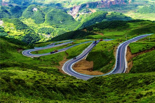 山路弯弯