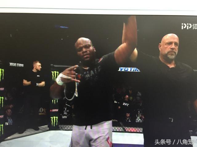 ufc"黑色野兽"德瑞克-刘易斯