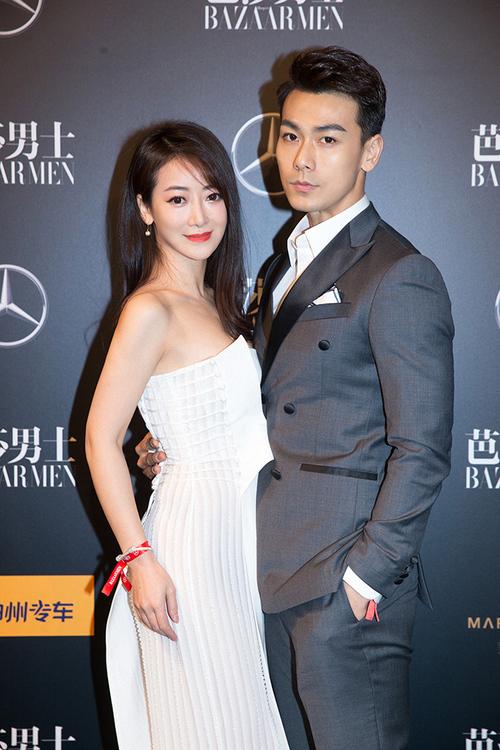 陈紫函美丽冻人曲线婀娜 与戴向宇亮相撒狗粮