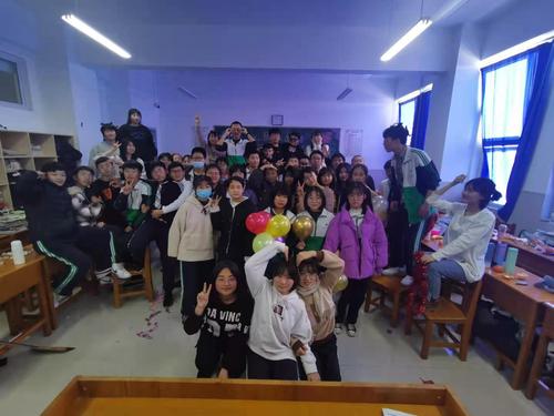 "辞旧迎新,青春绽放"——海港三中2021年庆元旦班级联欢会