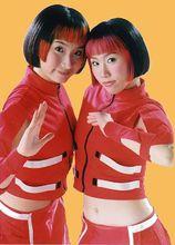 《流星火雨》是中国娃娃组合演唱的一首中文歌曲.