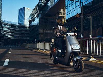 雅迪冠能二代E8-一次充电 多跑一倍