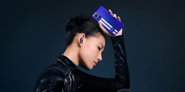 真我GT Neo3，潮玩电竞旗舰