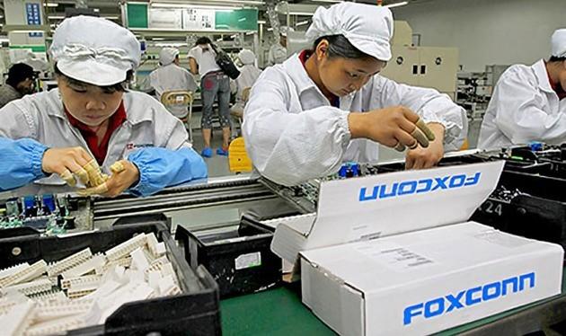 富士康郑州工厂9月底前招聘20万名工人